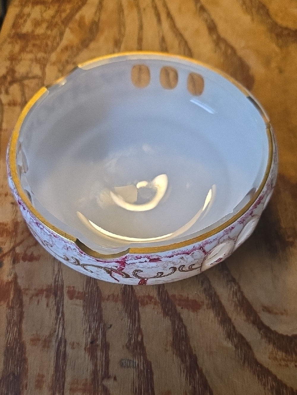 Decorative Hand-painted Ashtray with Gold Trim